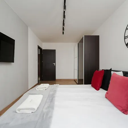 Appartement Lux With Parking, Ac & Balcony On Kepa Mieszczanska By Renters Prestige